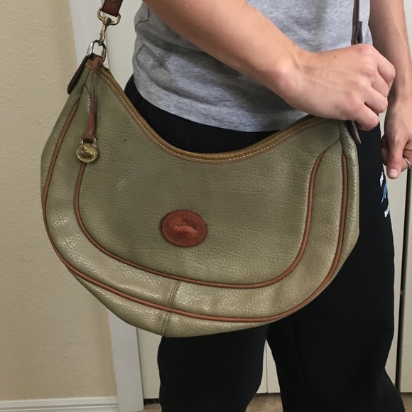 Dooney & Bourke Handbags - Dooney & Bourke HandBag Purse